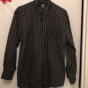 Gap button down long sleeve gray and black shirt
